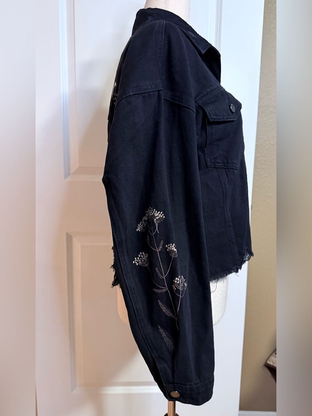 NWT Disturbia Griffinfly Embroidered Distressed Black Denim Jacket US10 sold out - Picture 8 of 13